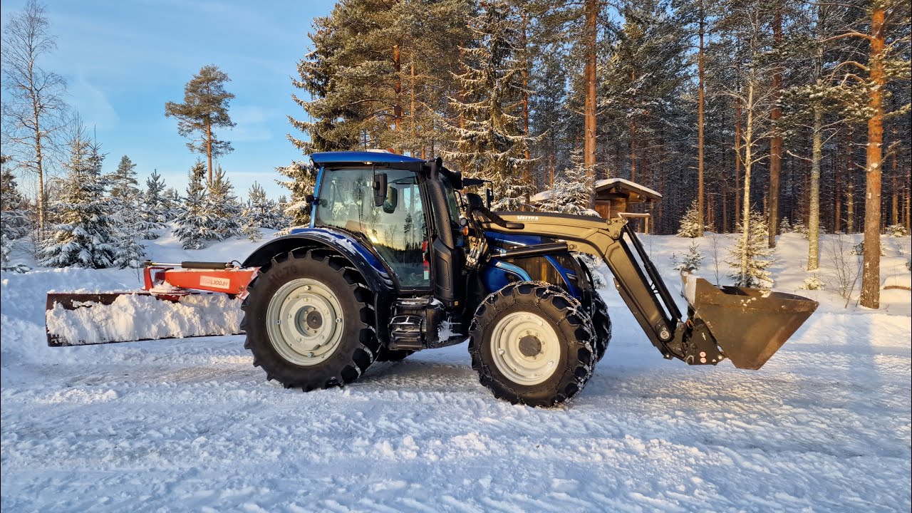 Jälleen lumihommissa! Valtra n134d ja VM300jh perälevyllä havaintometsän metsätiet taas auki