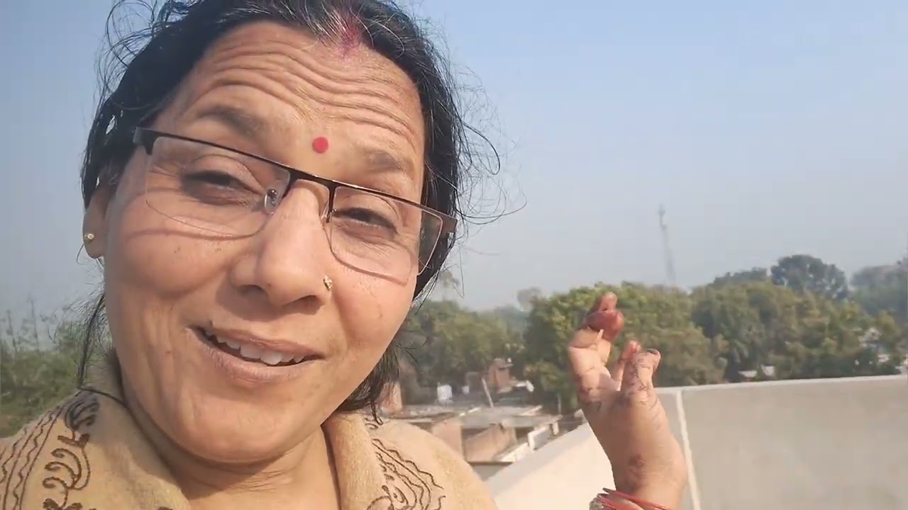 हमारे गाँव का हरा भरा खेत ...!