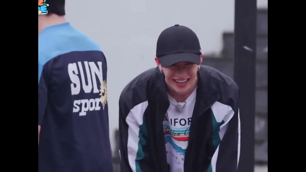 Stray kids moments that make me laugh (pt 1.)