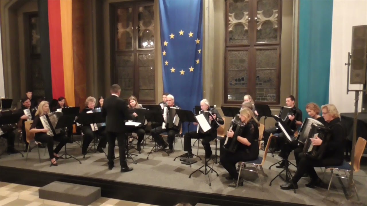 Akkordeon-Orchester Passau: theme from 