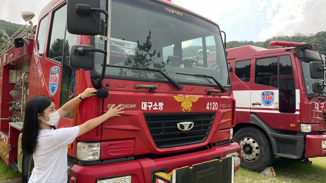 ASMR IN THE FIRE TRUCK 🚒 🧯 👨‍🚒 / fast tapping