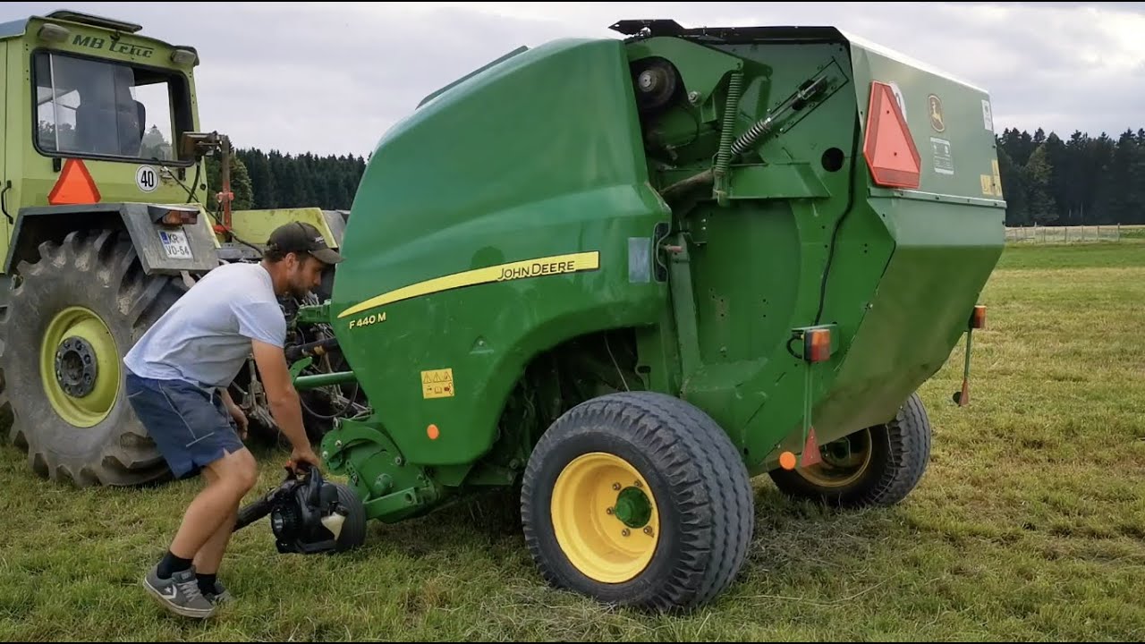 John Deere F440M - Baliranje