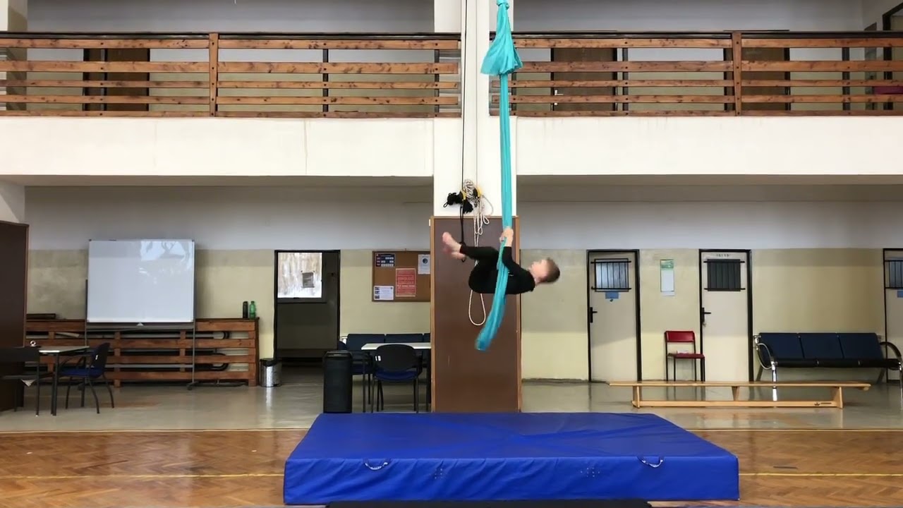 Acrovision Sport - Jakub Velíšek - Aerial hammock amateur KIDS (7-11 let)