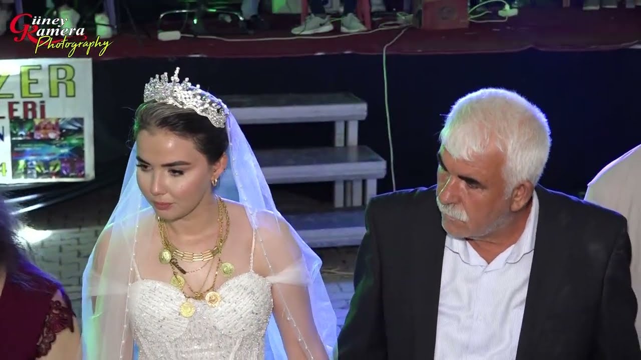 BARAN İle EMİNE ATMANI KÖYÜ KIZ EVİ HALAYDA Grup Emre Çil & Güney Kamera