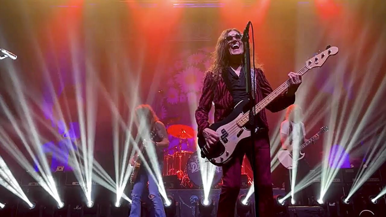 Glenn Hughes w/ The Dead Daisies "Mistreated" LIVE in Birmingham, UK, 2021
