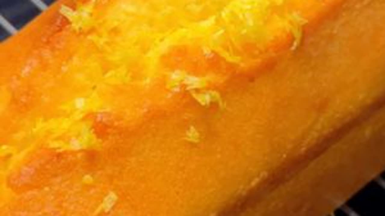 夏日🍋「柠檬磅蛋糕」口感酸酸甜甜，清新不腻！ #面包🍞 #我的厨房日记 #戚风蛋糕 #蛋糕卷 #抖音美食推荐官
