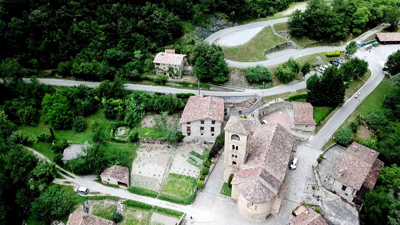 SANT CRISTÒFOL de BEGET, Sant Valentí de SALARÇA i BOLÒS - dron J. MUNTAL MAS