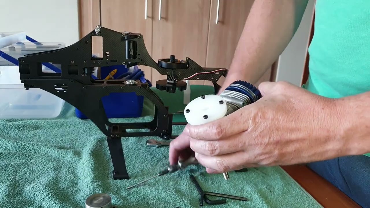 Xlpower Specter 700 Nitro motor installation. ALL DONE UNDER 10MIN