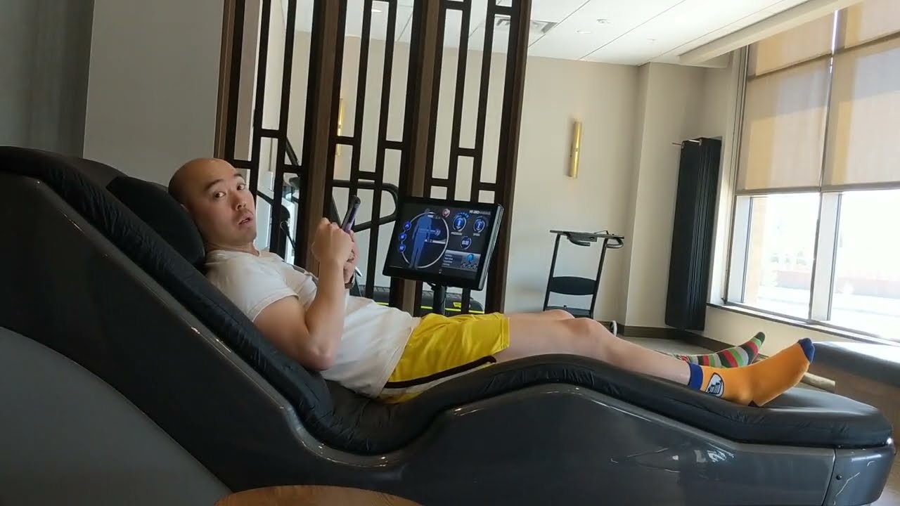04-07-22 Life Time comfortable recovery Fitness Hydro Massage Chair - Frisco, TX