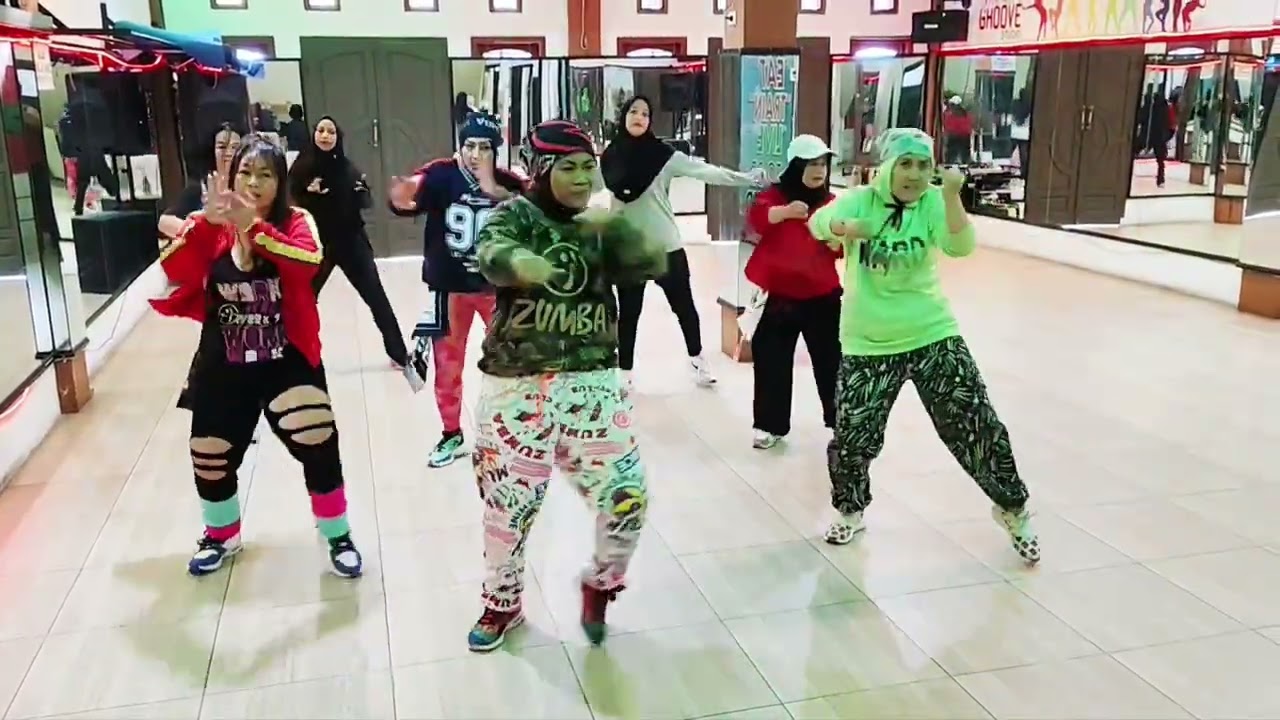 Diamant On My Neck / Dance  Choreo:- Z_ YENTI I FIT & GROOVE STUDIO BANGKA