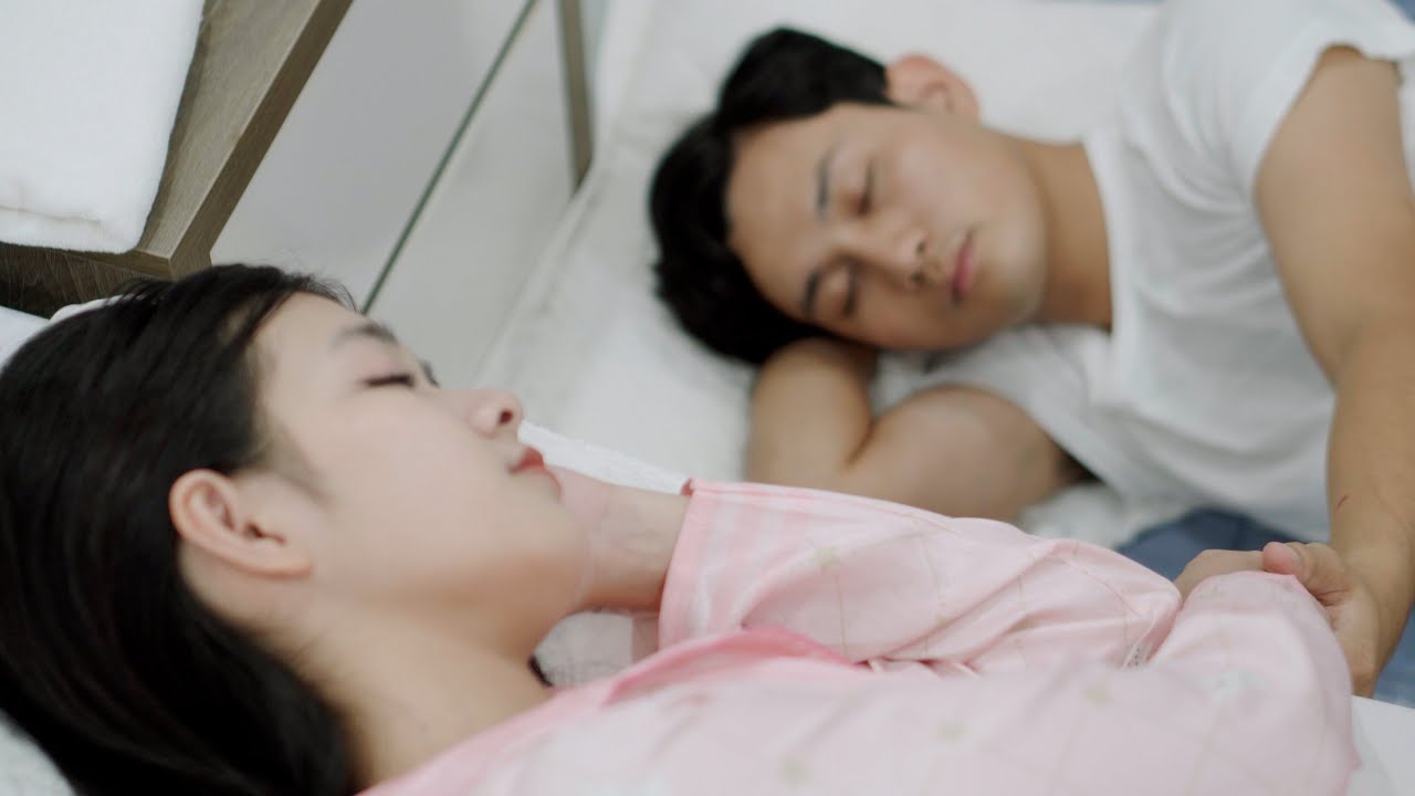 Tiểu Thư Xinh Đẹp Bị Thất Tình Uống Rượu Say Ngả Vào Bờ Vai Của Anh Xe Ôm Và Cái Kết