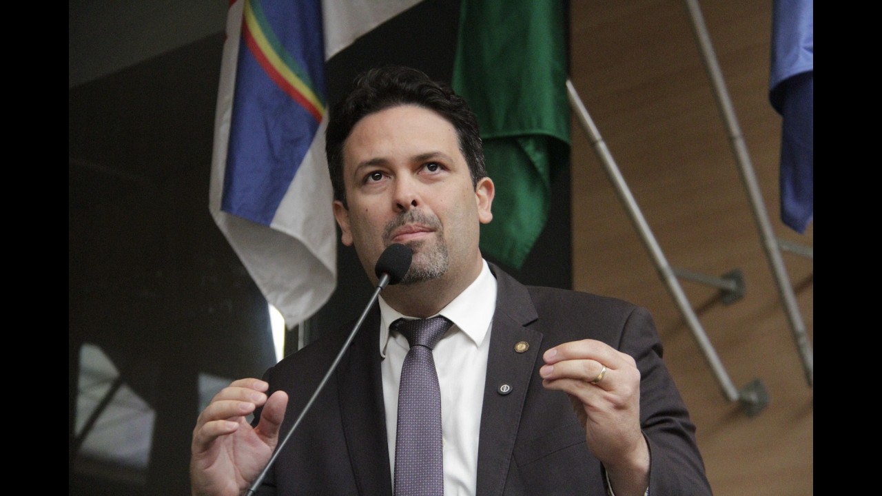 Felipe Alecrim discute fiscalização em habitacional no Arruda