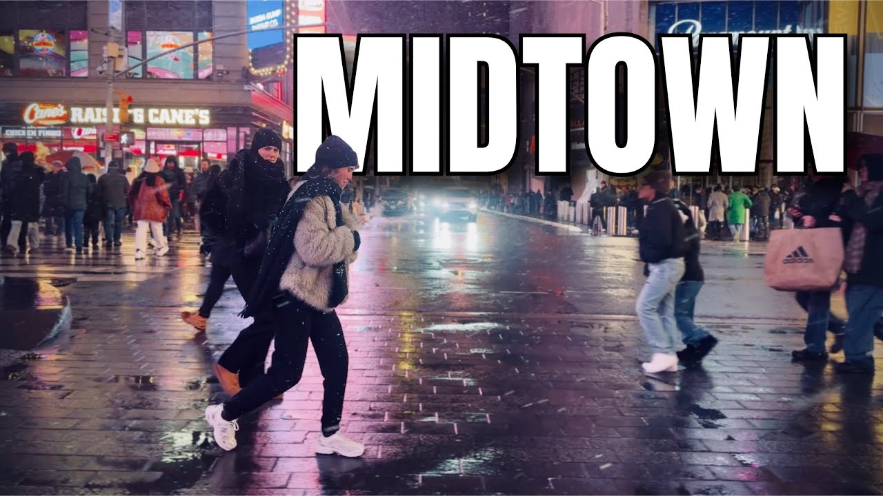 NEW YORK CITY Walking Tour [4K] - MIDTOWN Night and Snow