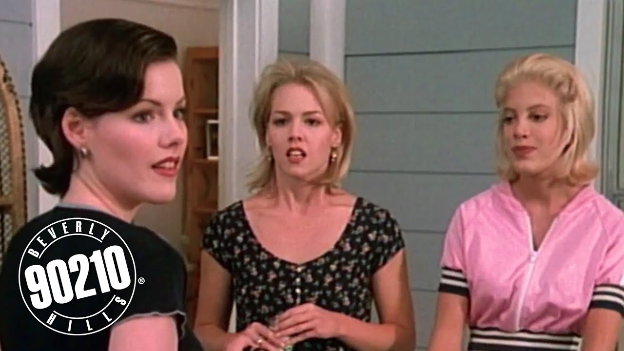 Kelly and Donna Get a New Roommate!