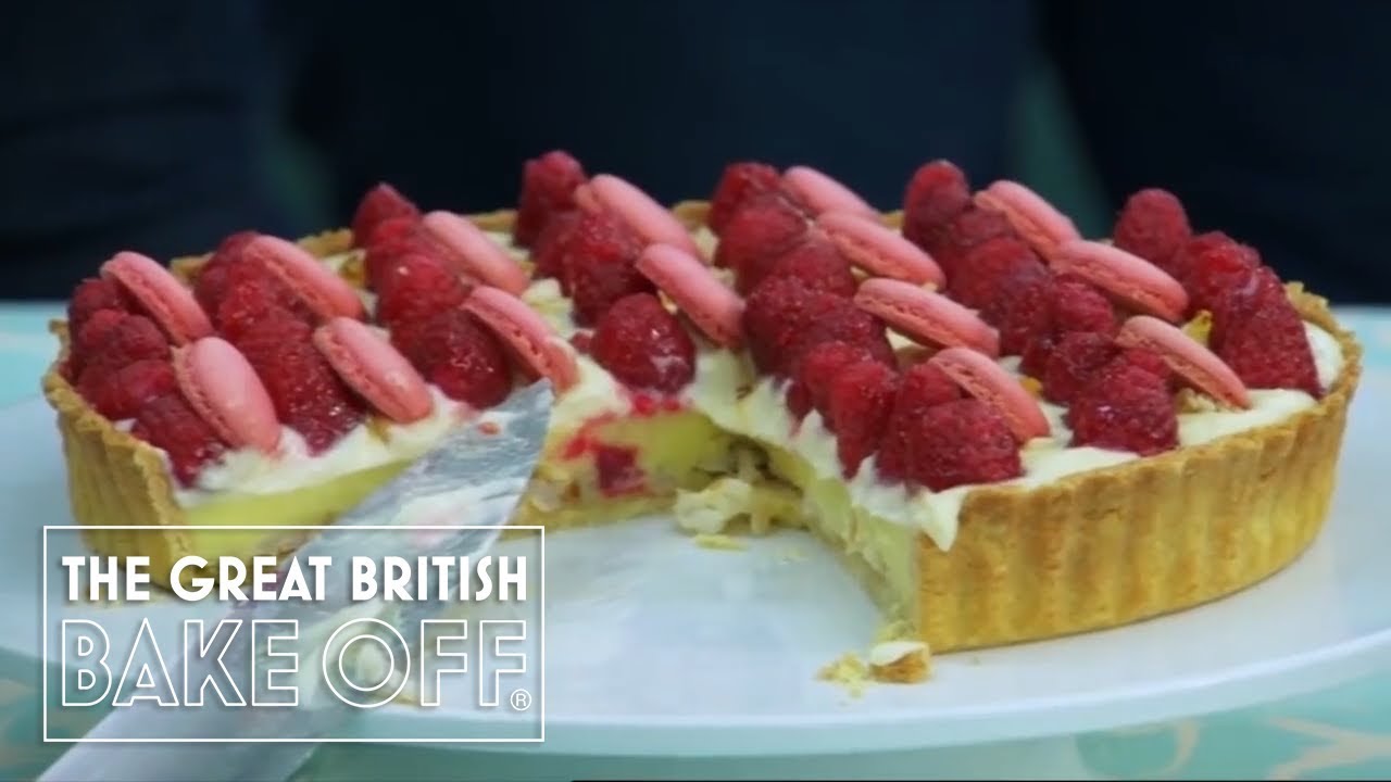 Paul Hollywood & Mary Berry check for soggy bottoms | The Great British Bake Off