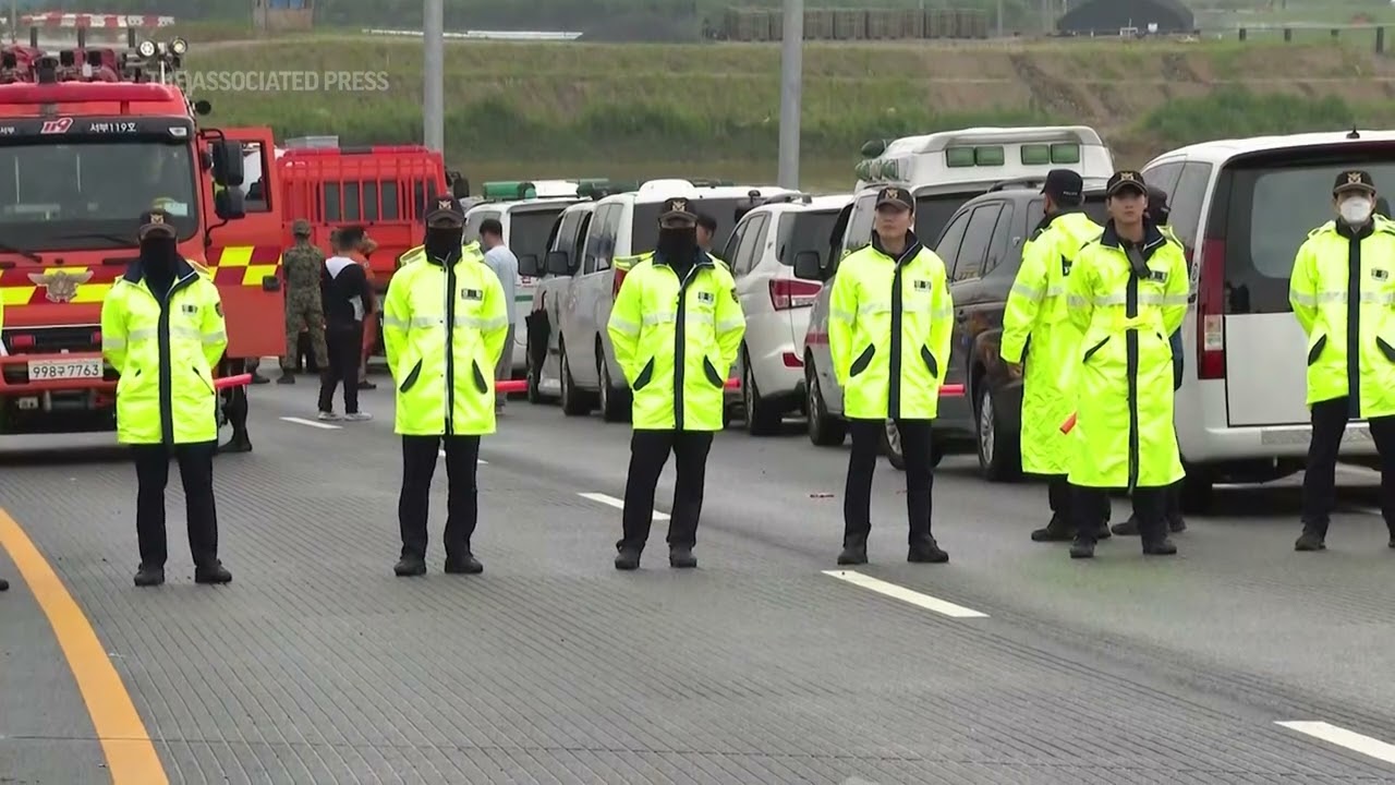 Bodies pulled from flooded tunnel in South Korea