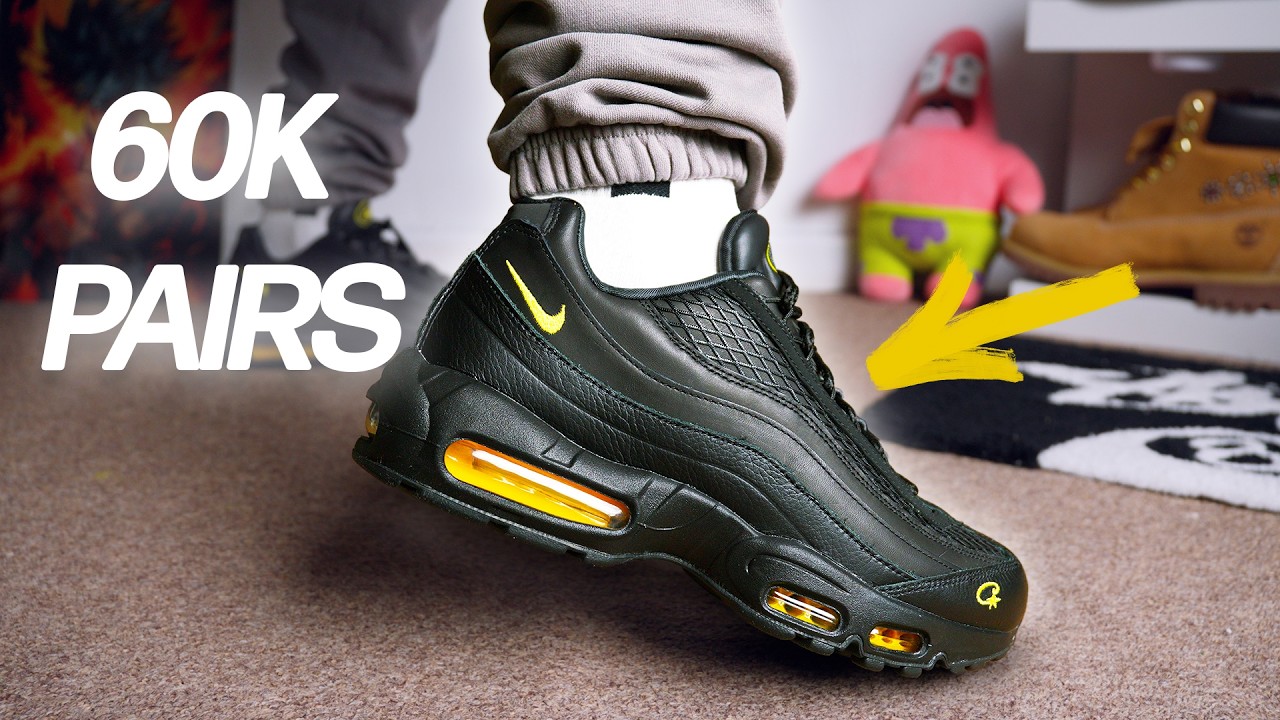 Я купил две пары кроссовок Air Max 95 Cortiez 'Honey black'.