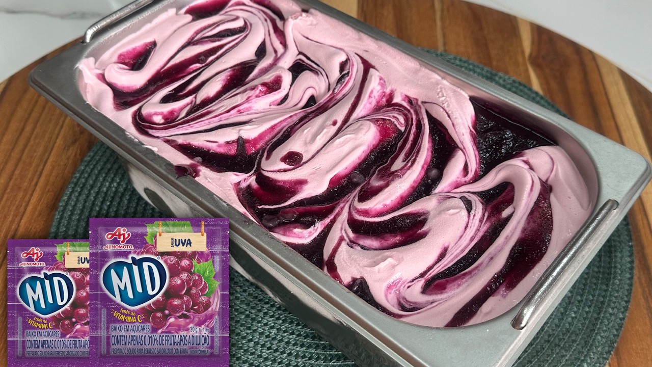 Sorvete de UVA feito com suco de saquinho e calda de fruta de verdade