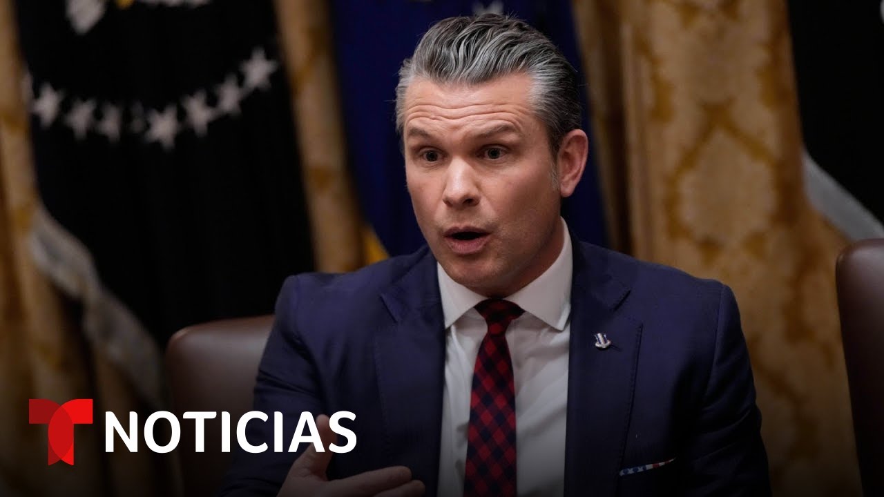 As&iacute; reacciona Hegseth al reporte sobre informaci&oacute;n secreta en el 'Signalgate' | Noticias Telemundo