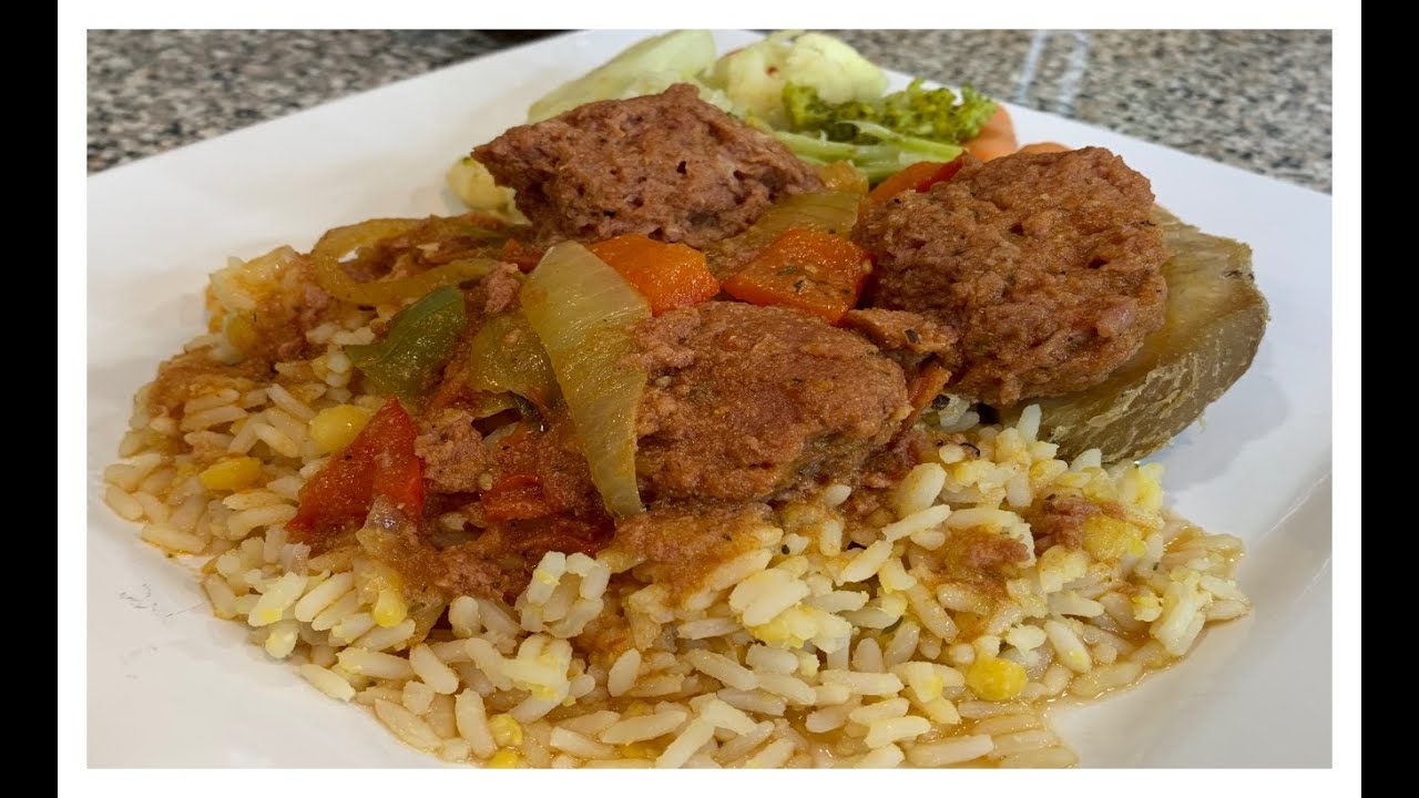 AUTHENTIC (BAJAN) SPLIT PEAS AND RICE W/CORN BEEF GRAVY