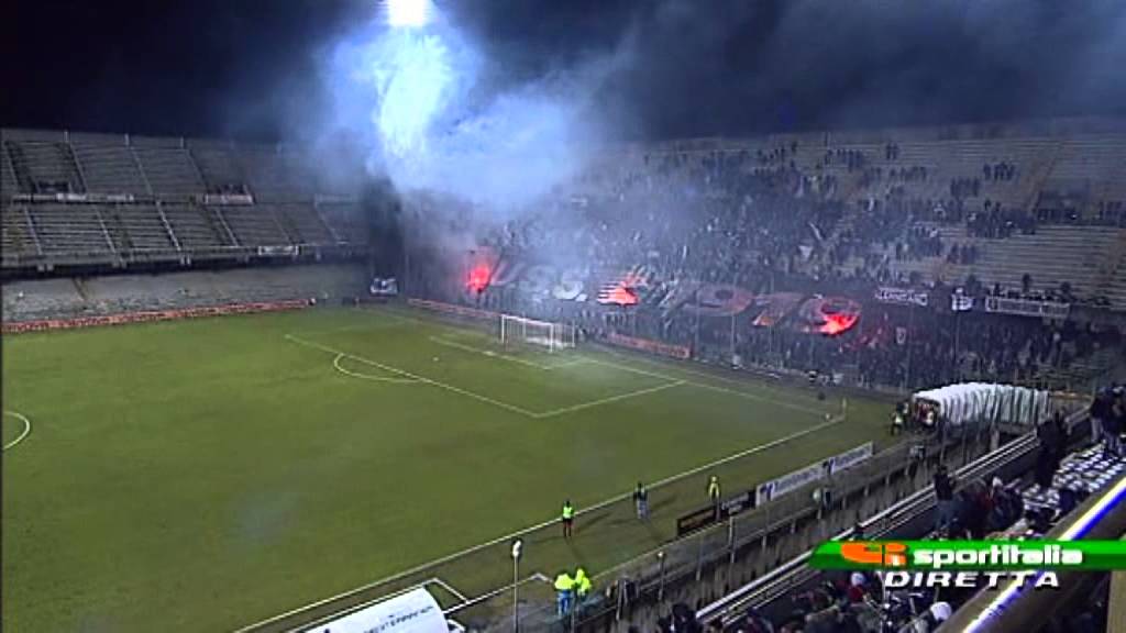 Coreografia Stadio Arechi in Salernitana Martina 1 - 0 del 07/12/2012