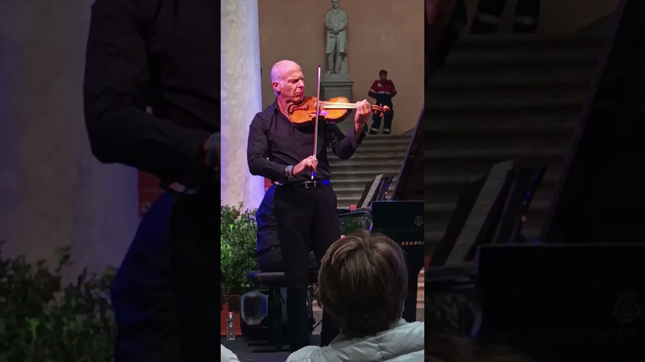 Massimo quarta Violino con Paganini variazioni sul tema di tanti palpiti di g. Rossini