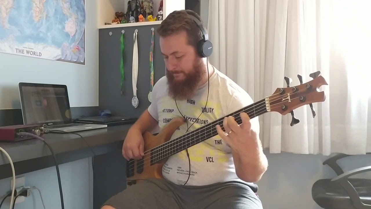Indiferença (Bass cover) Tobias Growler