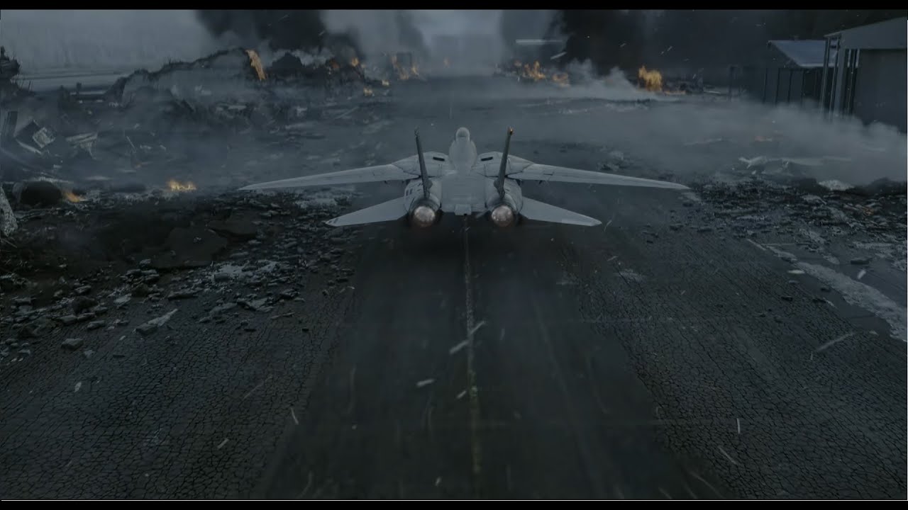 Top Gun Maverick   Maverick ruba l'F14