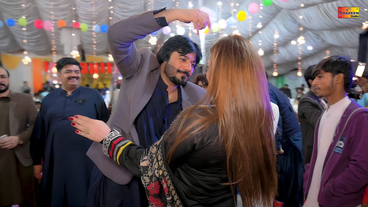 Changay Rakhay Ni Parday , Pari Paro New Dance Performance 2025