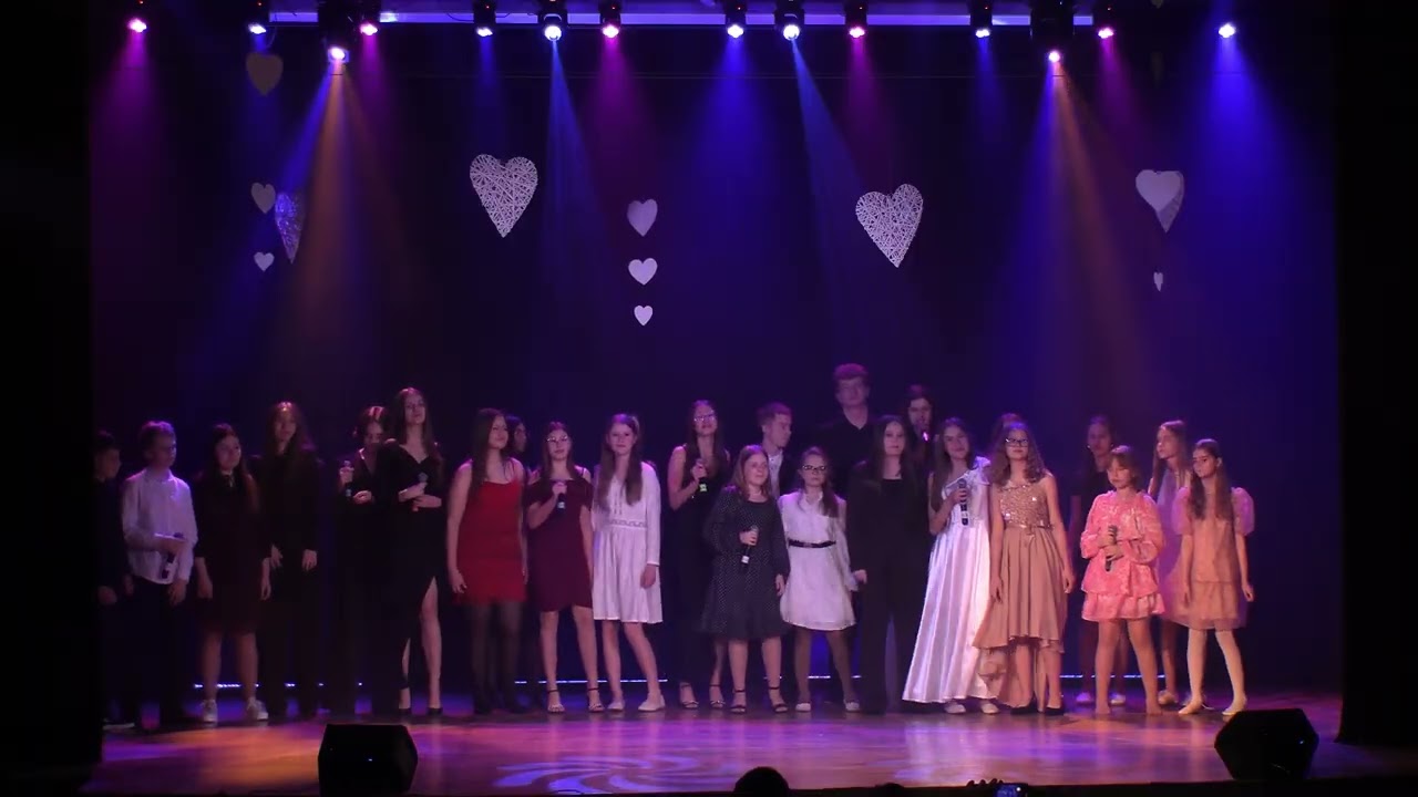 Dźwięki prosto z serca - koncert wokalistów GOK Domaradz 08.02.2026r. - piosenka finałowa