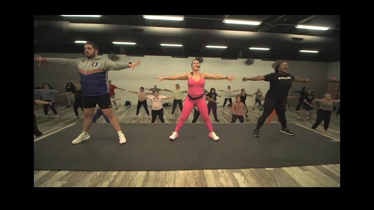 «Whistle While You Twurk» от Ying Yang Twins - Dance2Fit с Джессикой Басс Джеймс