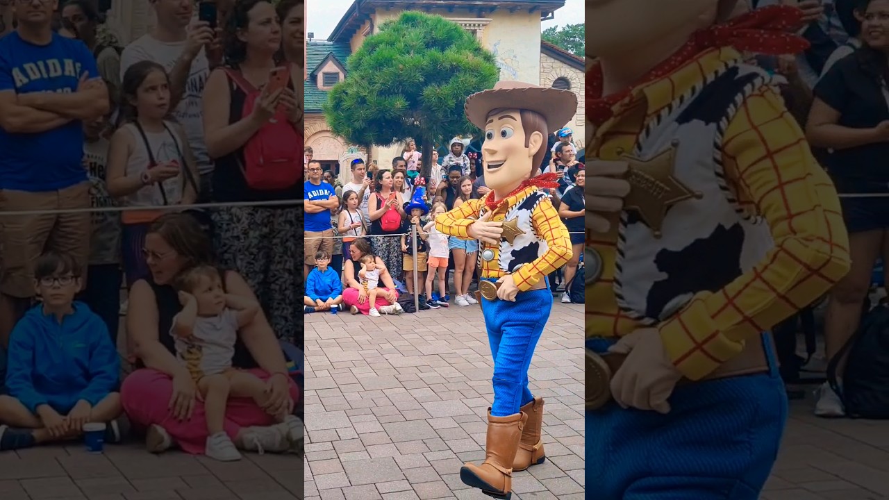 Disneyland Paris, Woody is walking! Toy Story, Disney Stars on Parade