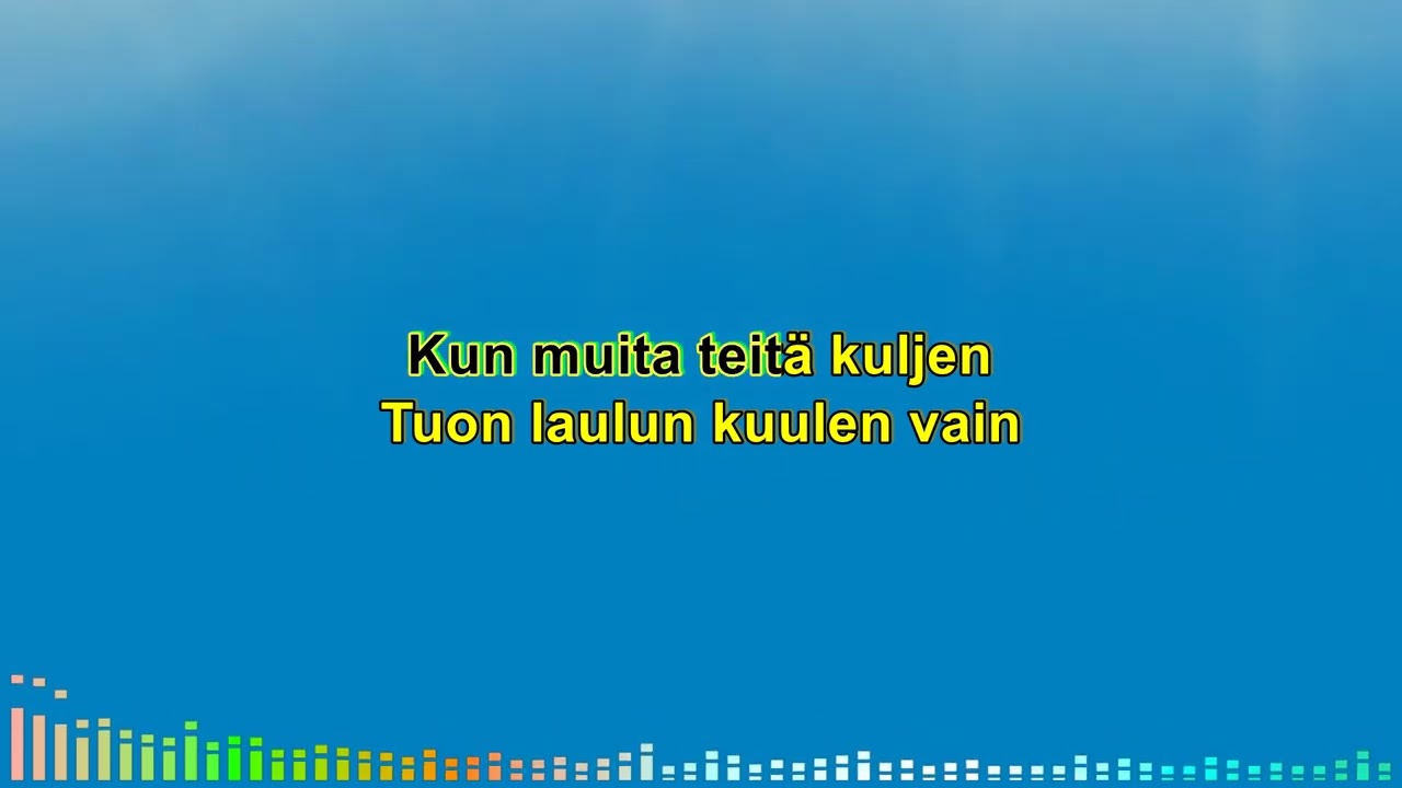 Tyttö metsässä