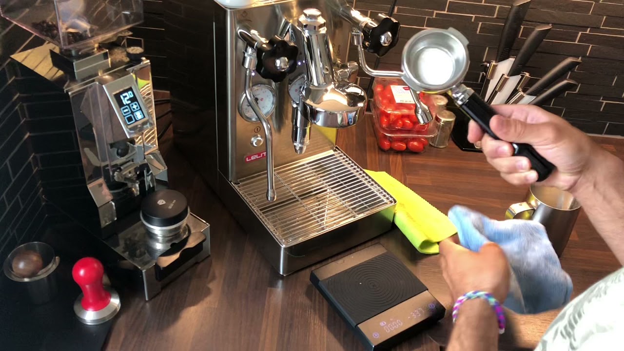 Workflow making a flat white with Lelit Mara X