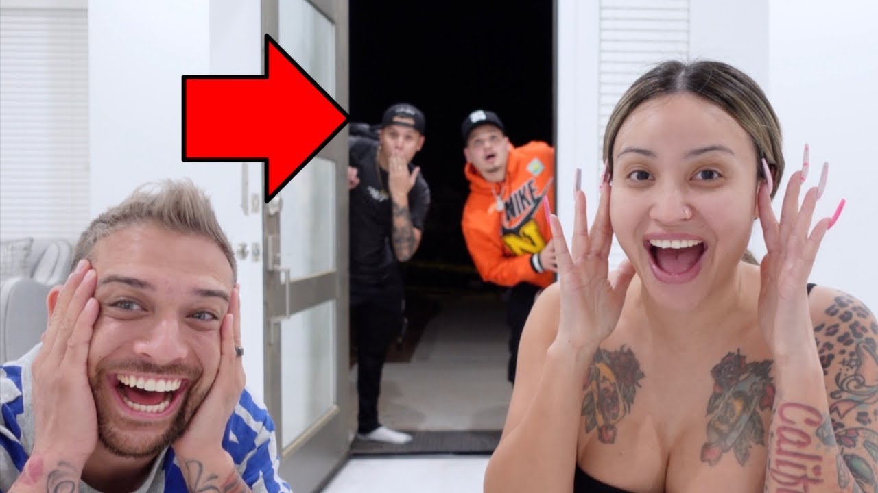 LOOK WHO CAME TO VISIT!!