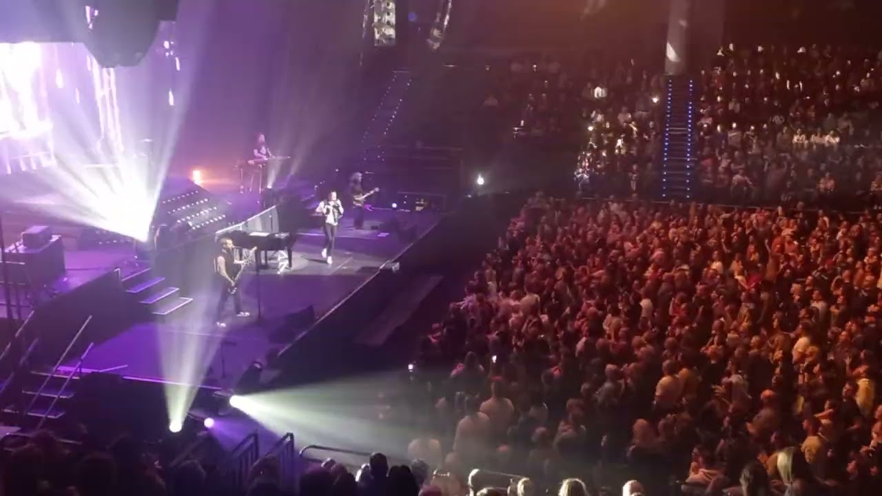 One Vision Of Queen -  Don't Stop Me Now @ O2 Universum