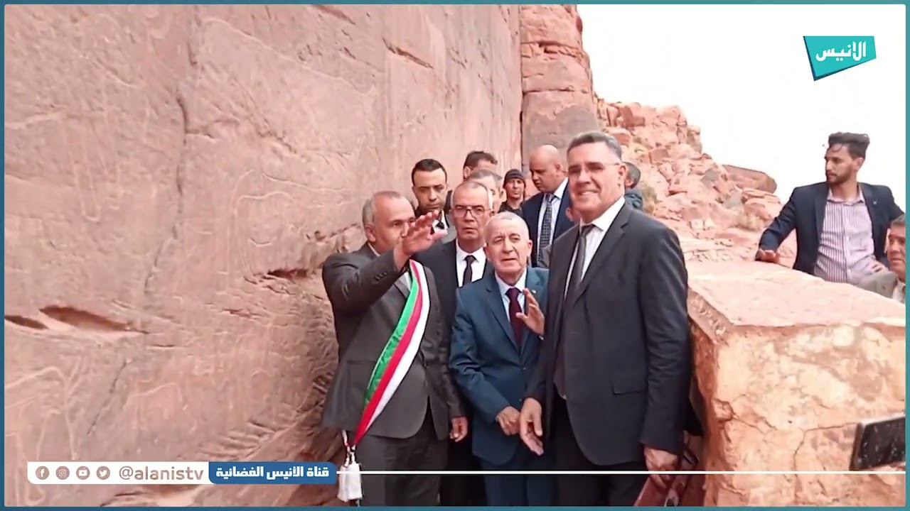 النعامة: وزير السياحة و الصناعة التقليدية يقوم بزيارة عمل وتفقد لقطاعه