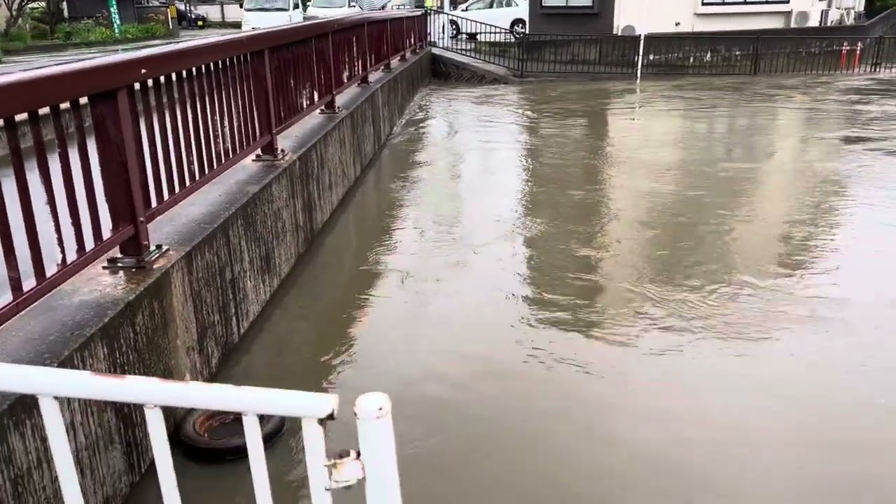 秋田市避難指示　河川氾濫状況　猿田川2  7/15