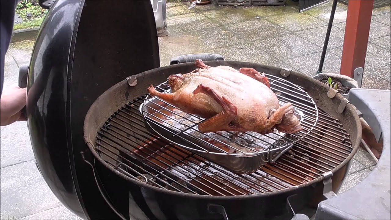 Ente aus dem Kugelgrill