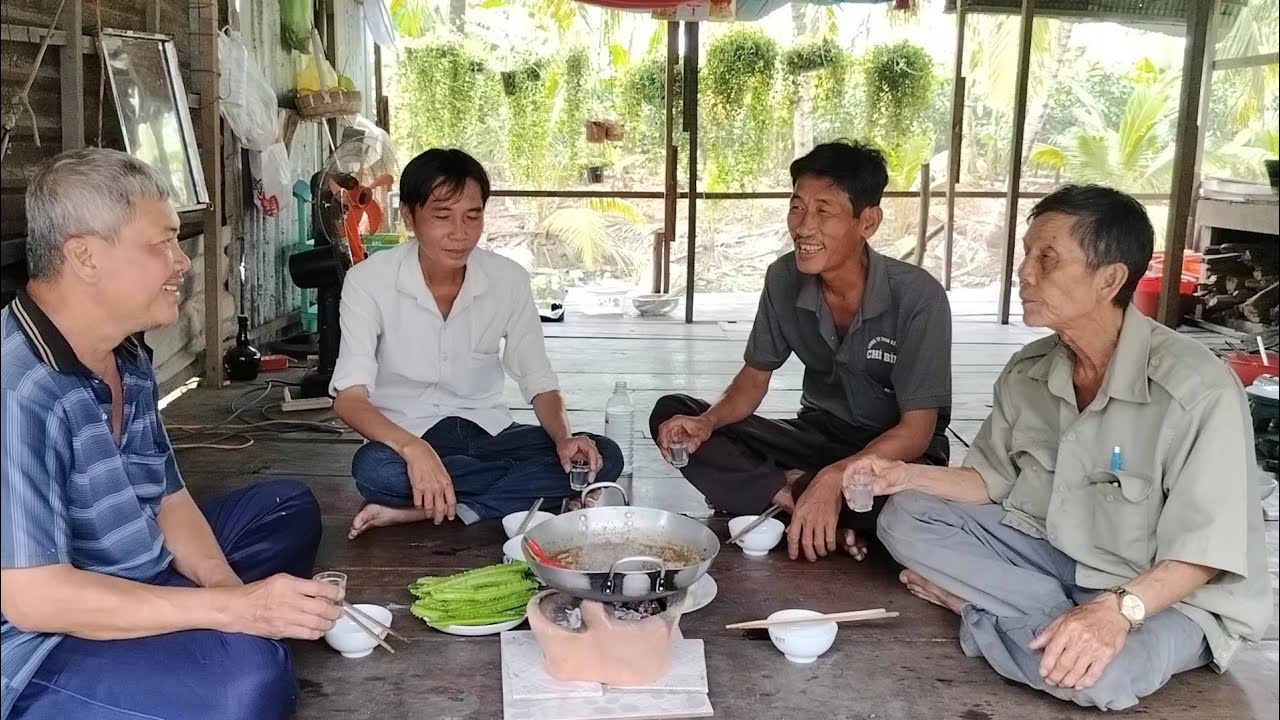 Hôm Nay Làm Món Ăn Đặt Biệt Bò Xào Sả Ớt Trúng Luộc Hồng Đào.K.L.Q.