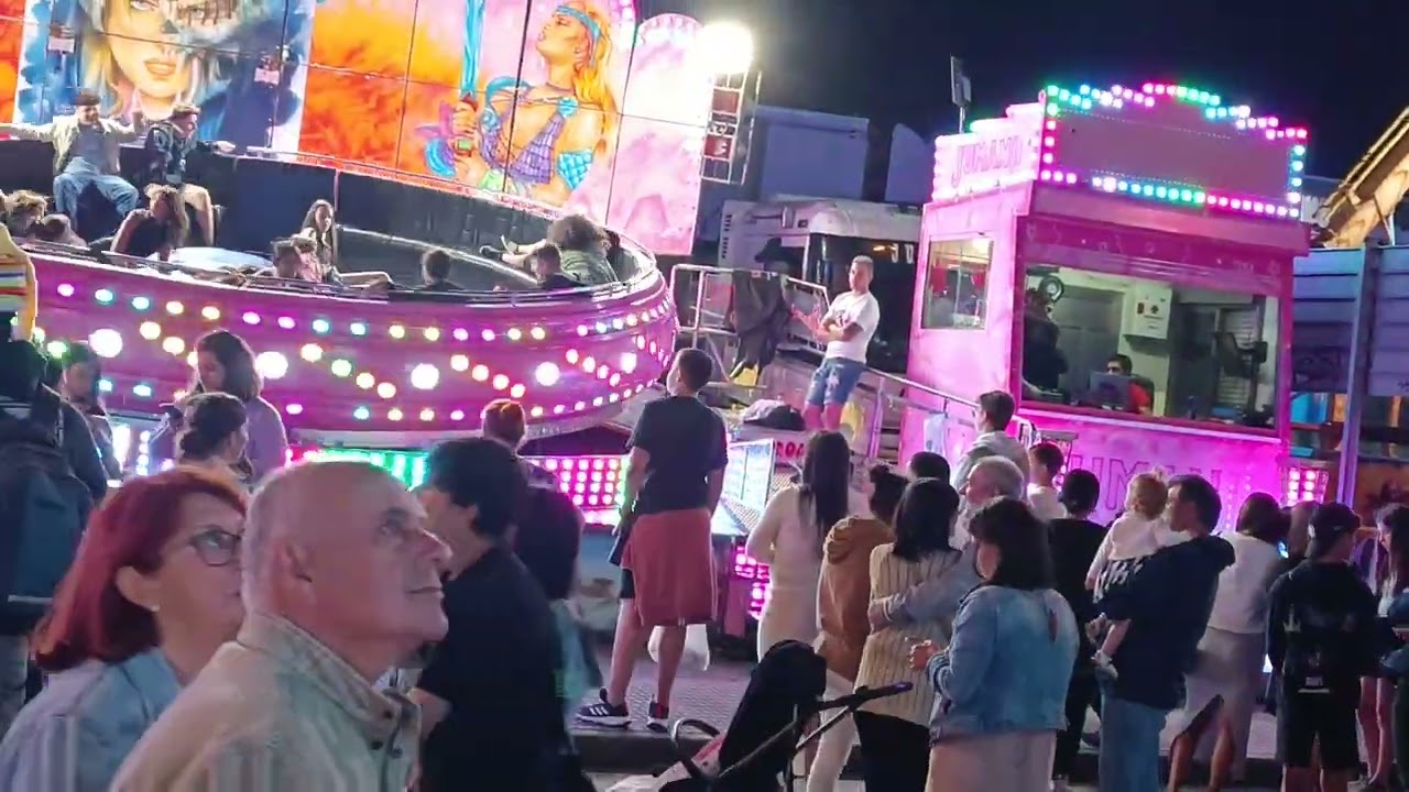 La gente disfrutando de las atracciones en Culleredo (A Coruña) 24/07/2023. 2
