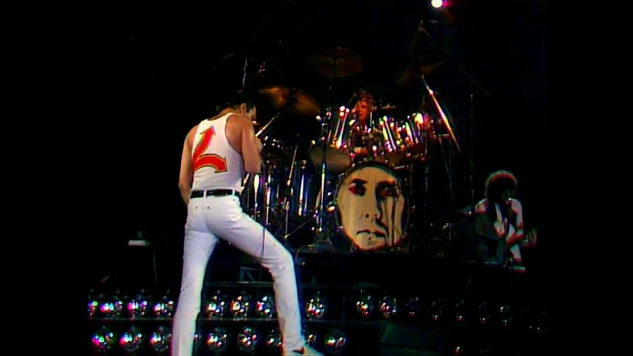 Queen - Dragon Attack (Live at Milton Keynes Bowl, 1982)