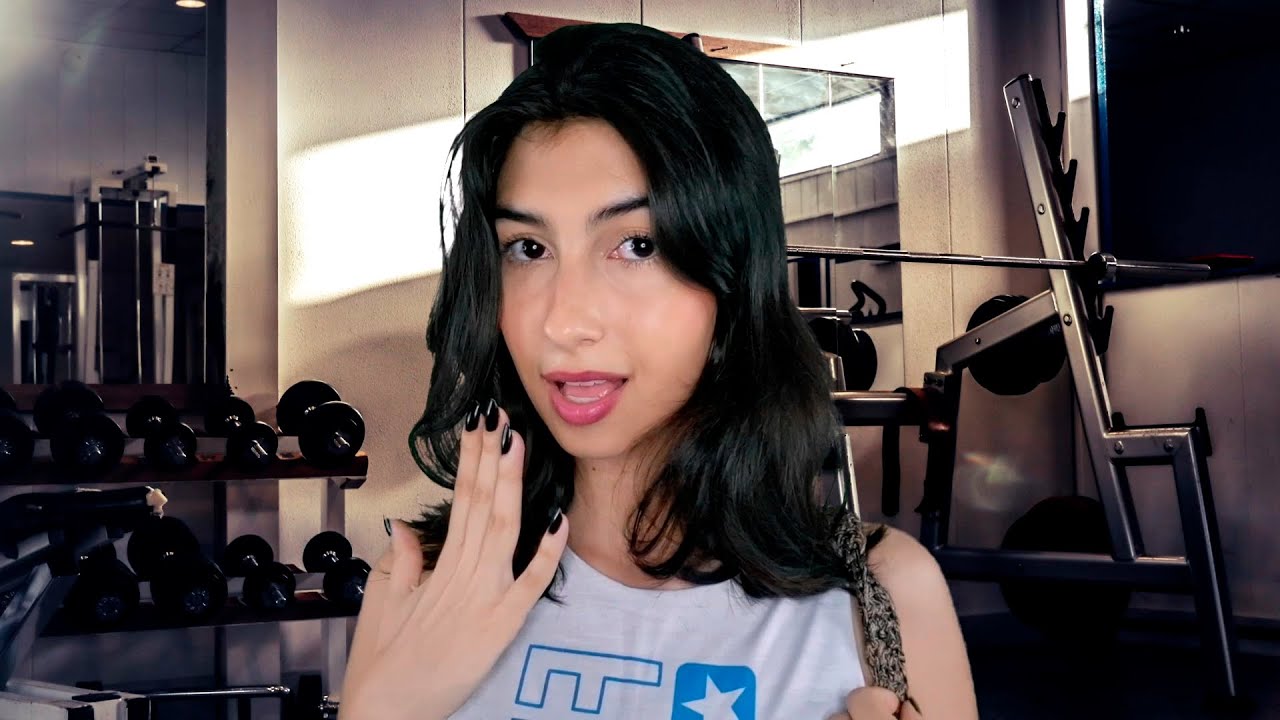 ASMR Fofocando com você na academia ao invés de treinar