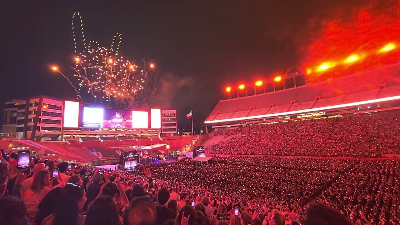 2024 UT Graduation Drone Show