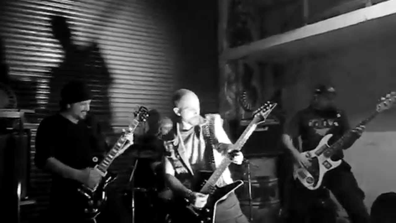 Y tu Vieja Tambien - MAQUINACION (Video Clip)