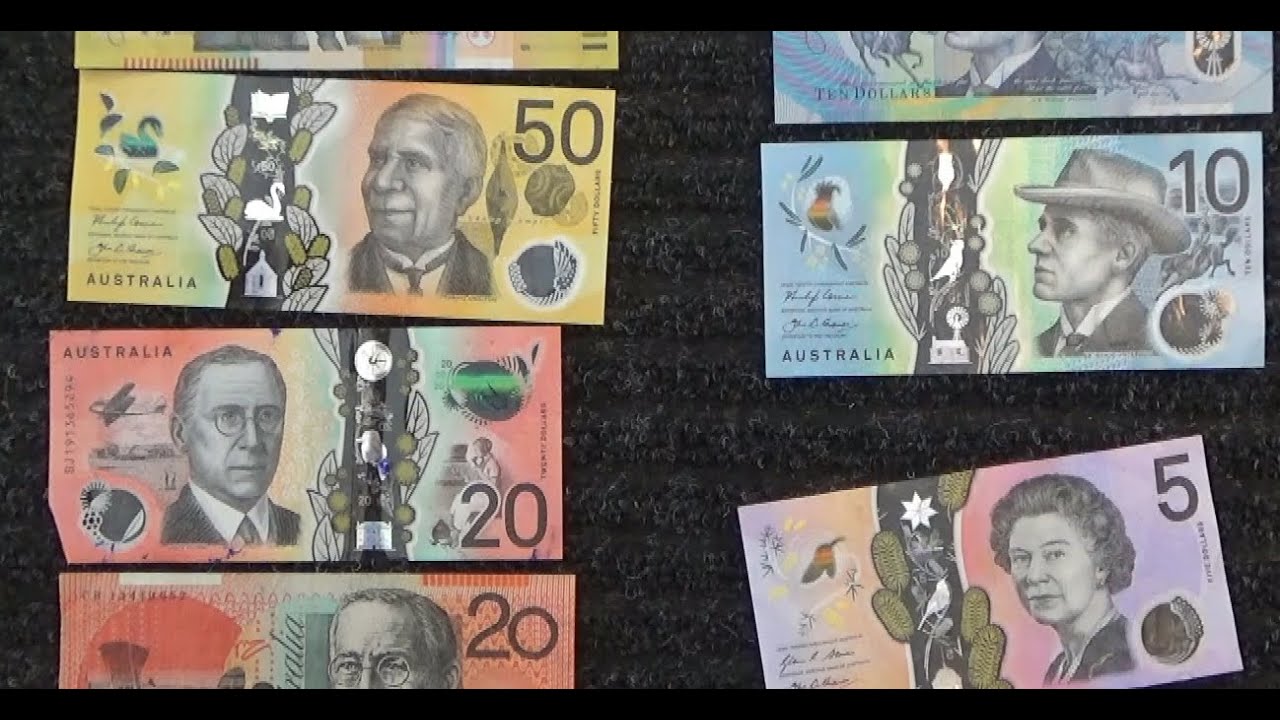 ASMR - Australian New Bank Notes - Australian Accent - Chewing Gum & Describing in a Quiet Whisper
