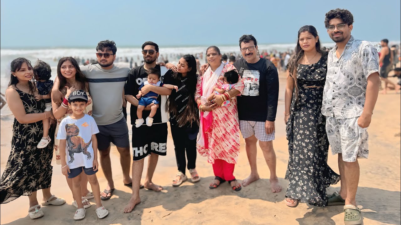 PURI BEACH MAIN FAMILY KE SATH MANAYE HOLI 🏖️🎨 || 2025