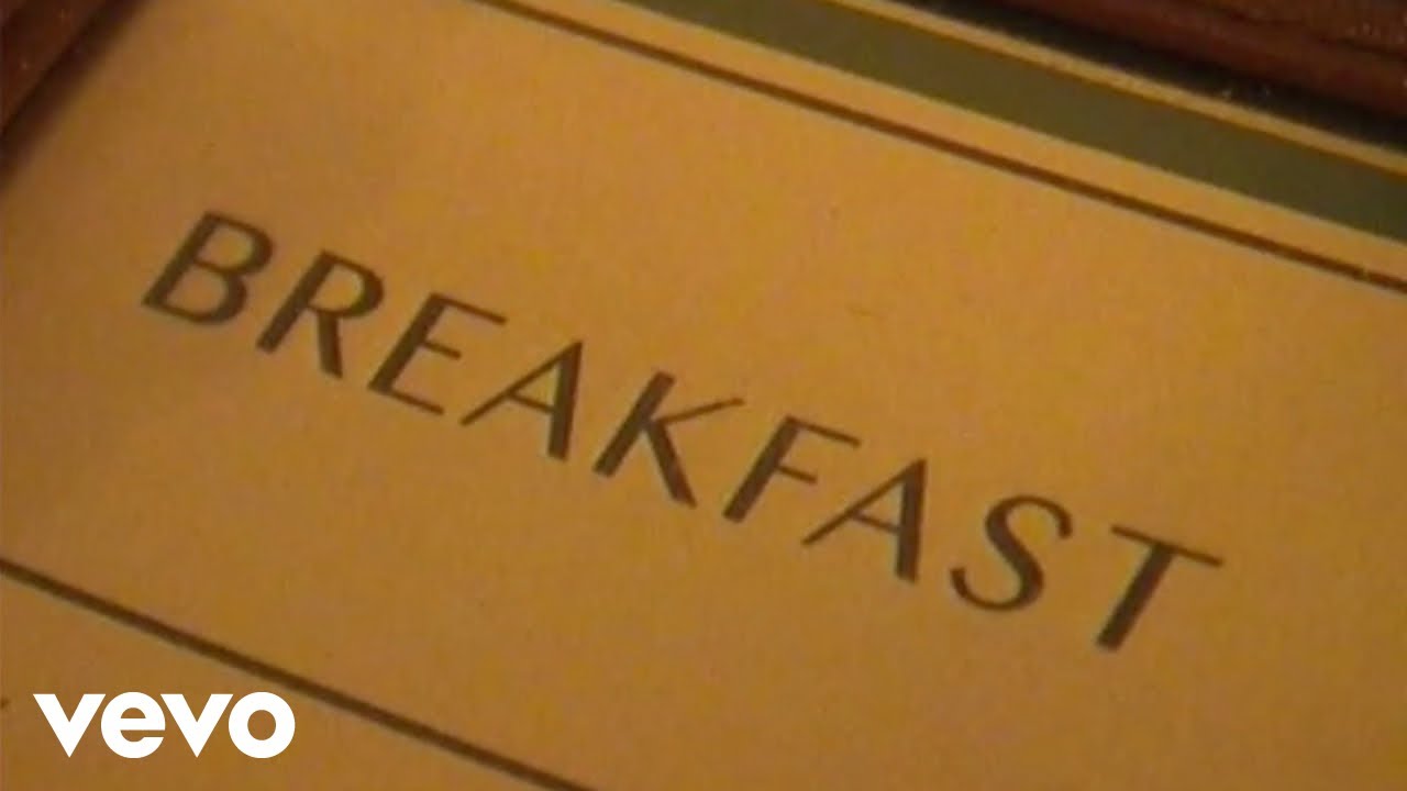 mathijs.iv - Breakfast (Official Music Video)