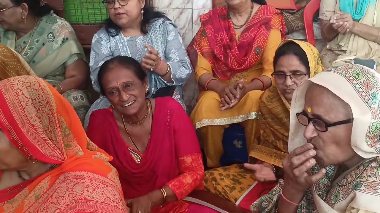 सुंदर प्रस्तुति 🙏 🕉️अपना चंदा सा मुखड़ा दिखायेजा मोर मुकुट वाले 🦚❤️#bhajan #bhaktibhajan #viralvideo