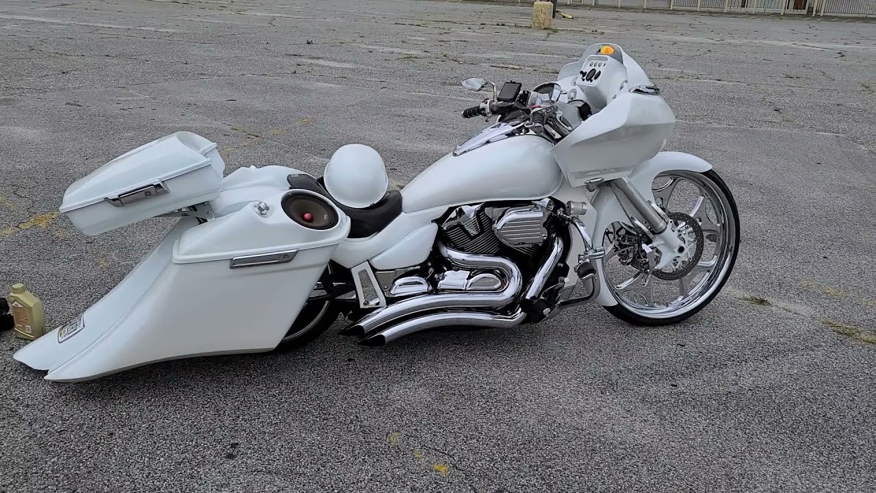 M109r Big Wheel Bagger walk around